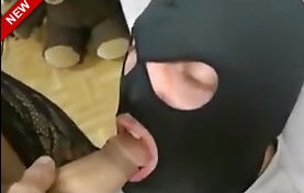 Masked 빨다 점점 엿 과 도착 정액 에 Mouthp